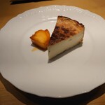 ラ キュイジーヌ ド カワムラ - バスクチーズ パインのキャラメリゼ