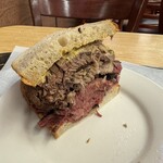 KATZ'S DELICATESSEN - 
