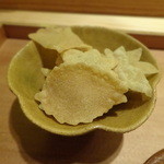 割烹・蕎麦 波と風 - 蕎麦チップス
      