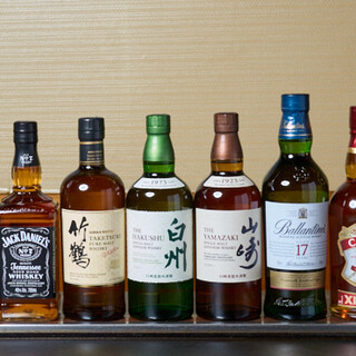 定番物から高級ウイスキーまで多彩なドリンクで乾杯！
