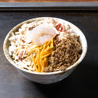 特製の厚みがあるお好み焼き、もんじゃなど鉄板料理を満喫