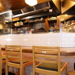 カキと肴 ちゅるり - カウンター