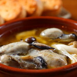 カキと肴 ちゅるり - 牡蠣のアヒージョ