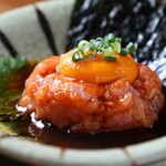 カキと肴 ちゅるり - 海苔で巻いて食べるネギトロユッケ