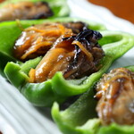 カキと肴 ちゅるり - かきピー　～牡蠣のしぐれ煮と生ピーマン～