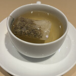 スペインレストラン 銀座エスペロ - カモミールみたいな優しいお茶