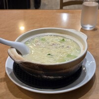 横浜中華街 北京飯店 - 特製鶏の白湯煮込みそば　1,760円