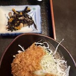 とんかつ 水龍 - 3択からひじき煮とオプションのタルタルソース