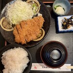 とんかつ 水龍 - 「とんかつ定食（ロース90g）」ごはん大盛り
