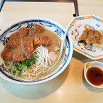 豚珍館 - 味噌かつラーメンと焼きギョーザ