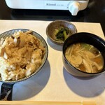 松茸山 別所和苑 - 松茸ご飯＆きのこ汁
