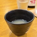 炉ノ鳥 - 貝出汁はあさりと水だけでつくってるとのことでしたが、驚くほど出汁が効いており一気に心を掴まれた。