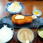 味処てっ平 - とんかつ＋ライス味噌汁セット全景