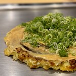 お好み焼き しみづ - デカすぎない食べやすいサイズ感がദ്ദി˙◡･)