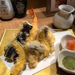 京出汁おでんと旬菜天ぷら 鳥居くぐり - 