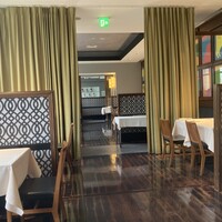 37 Steakhouse & Bar - 