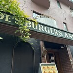 HYOE'S BURGERS + FRIES - 