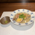 魚と煮込みとわら焼きと ととと - 