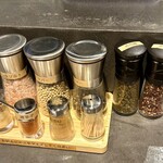 麺処ゆずラボ。 - 卓上調味料