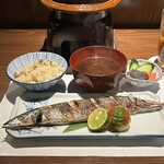 魚と煮込みとわら焼きと ととと - 