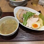 麺 ヒキュウ - 料理写真:
