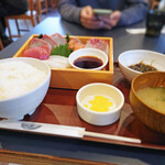 とと源 - 刺身定食