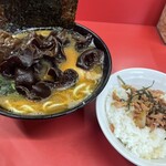 ラーメン 杉田家 本店 - 