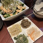 とり焼肉 鳥壱 - ナムル&サラダ