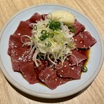 ビーフ鈴木 - ハツ刺しを上から見てみた