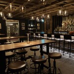 ロウリーズ・ザ・プライムリブ - bar  area