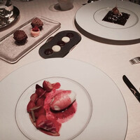 ベージュ アラン・デュカス 東京 - 