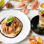Muu Muu Diner - モンブランパンケーキ、鳴門金時とバターモチのパフェ