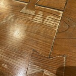 満田屋 - カウンターの木組み