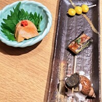 ぎんざ 阿吽 - 季節の前菜三種盛り
                    　　貝、秋茄子の肉味噌田楽、揚げ銀杏