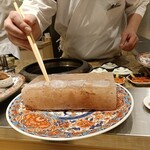 焼うおいし川 - 岩塩プレートで味付け