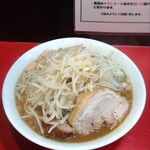 ラーメン鷹の目 - ラーメン（小）豚入り300g