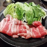 居酒屋 権兵衛 -  豚バラとレタスのしゃぶしゃぶ鍋