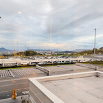 ラウンジ讃岐 - カウンター席から観える風景。瀬戸内海と屋島が観えます。