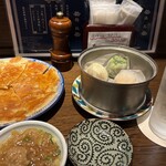 ニユートーキヨー 華琳 - ネギピザ美味しい。