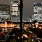 eric'S by EricTrochon - 店内個室から東京駅のライトアップ