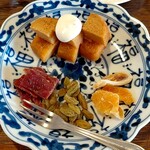 悟空茶荘 - お茶請プレート（670円）2～３人でシェアすると丁度良い　