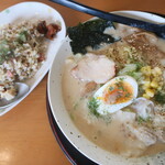 ふるたちばな - 料理写真:白味噌ワンタンめん＋チャーハンハーフ