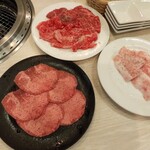 お肉屋さんが『君に、焼いて揚げる。』 - 