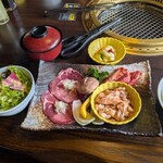 焼肉菜包 朴然 - 料理写真:スペシャルランチ1980円くらい