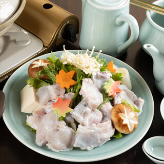 夏は鱧鍋、冬はてっちり。季節に合わせて内容が変わる鍋料理