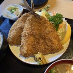 なか里 - アジフライは大きめが2枚