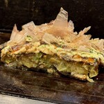 お好み焼きもみじ - 生地はふっくら、キャベツは甘くしっとり(n´v`n)