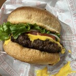 TEDDY'S BIGGER BURGERS - 