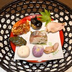 厨 花膳 - 落花生塩茹で 他