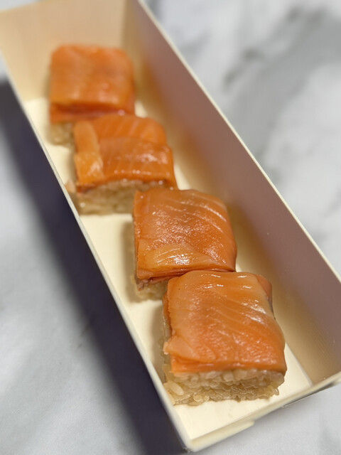 OJI SALMON Ginza Ten